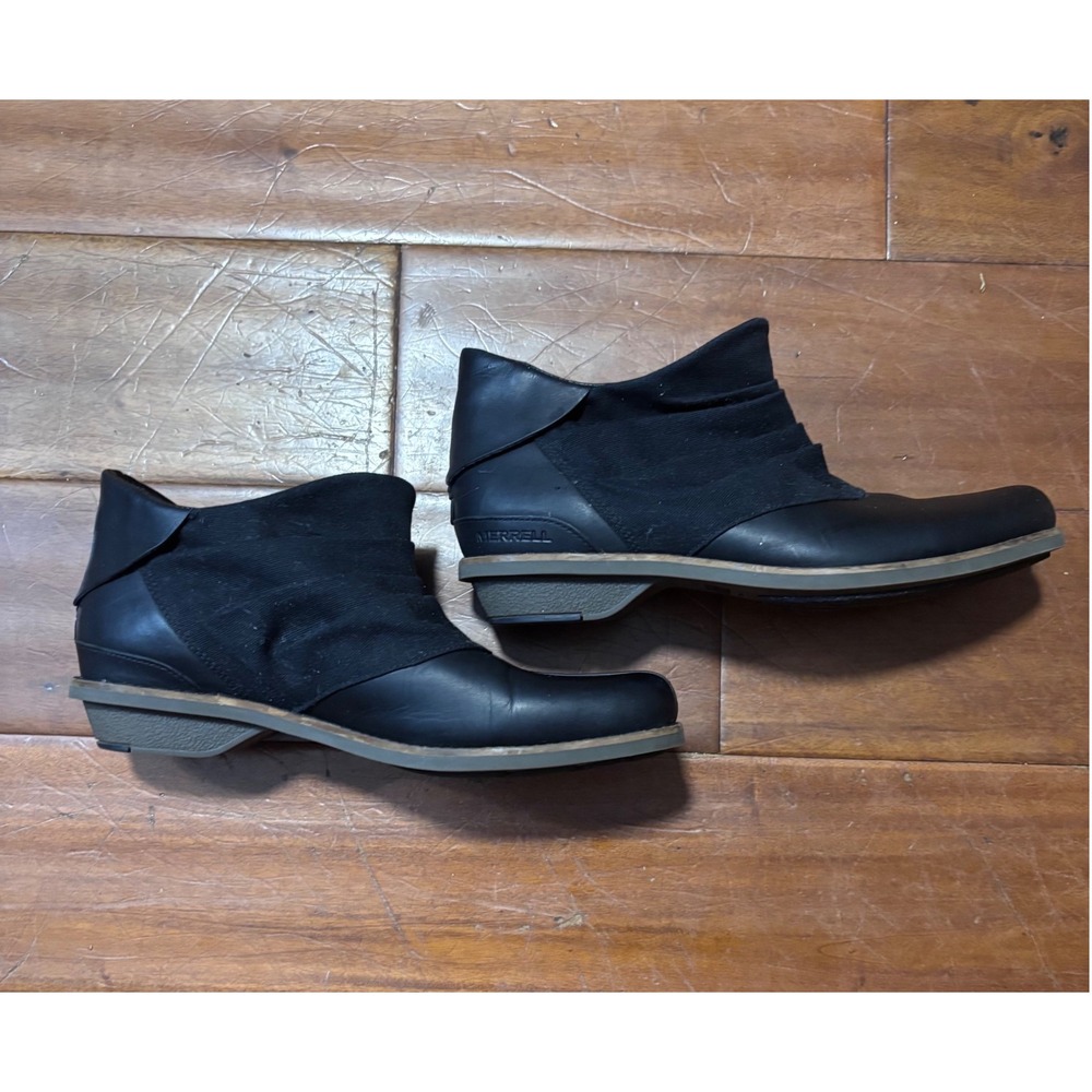 Merrell Adaline Bluff Black Leather Canvas Mixed Media Ankle Boots 
Size: 9